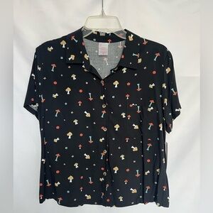 No Boundaries Mushroom Print Cropped Button Up Top Size Large